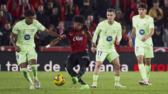 গোল উৎসব করে জয়ের ধারায় ফিরল বার্সা